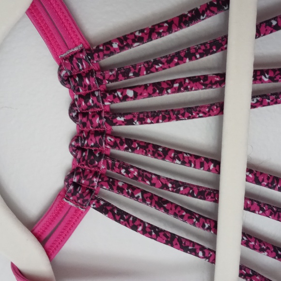 LuLuLemon Lighten Up Pink and Black Sport Bra Size 6 - Picture 7 of 11
